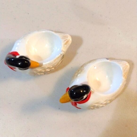 Set of 2 Ceramic Duck Novelty Egg Cups Black & White with Red Neckties - Picture 2 of 11